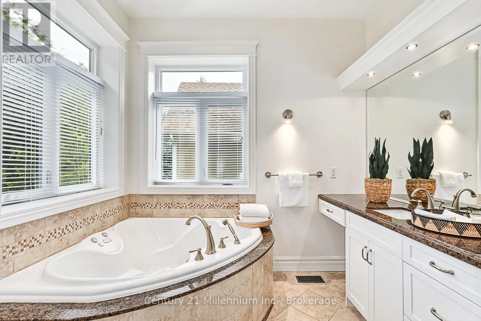 112 CORTINA CRESCENT