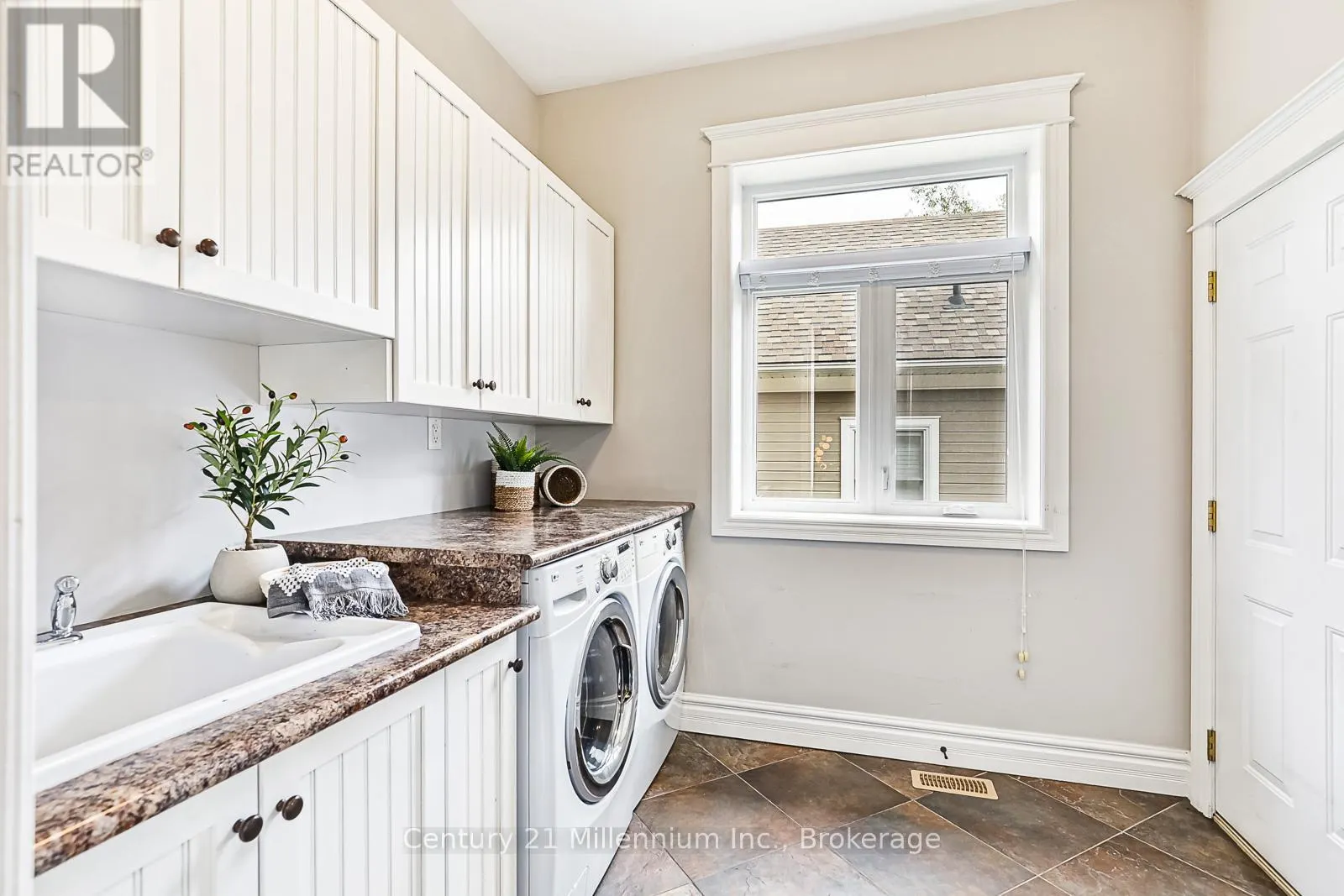 112 CORTINA CRESCENT