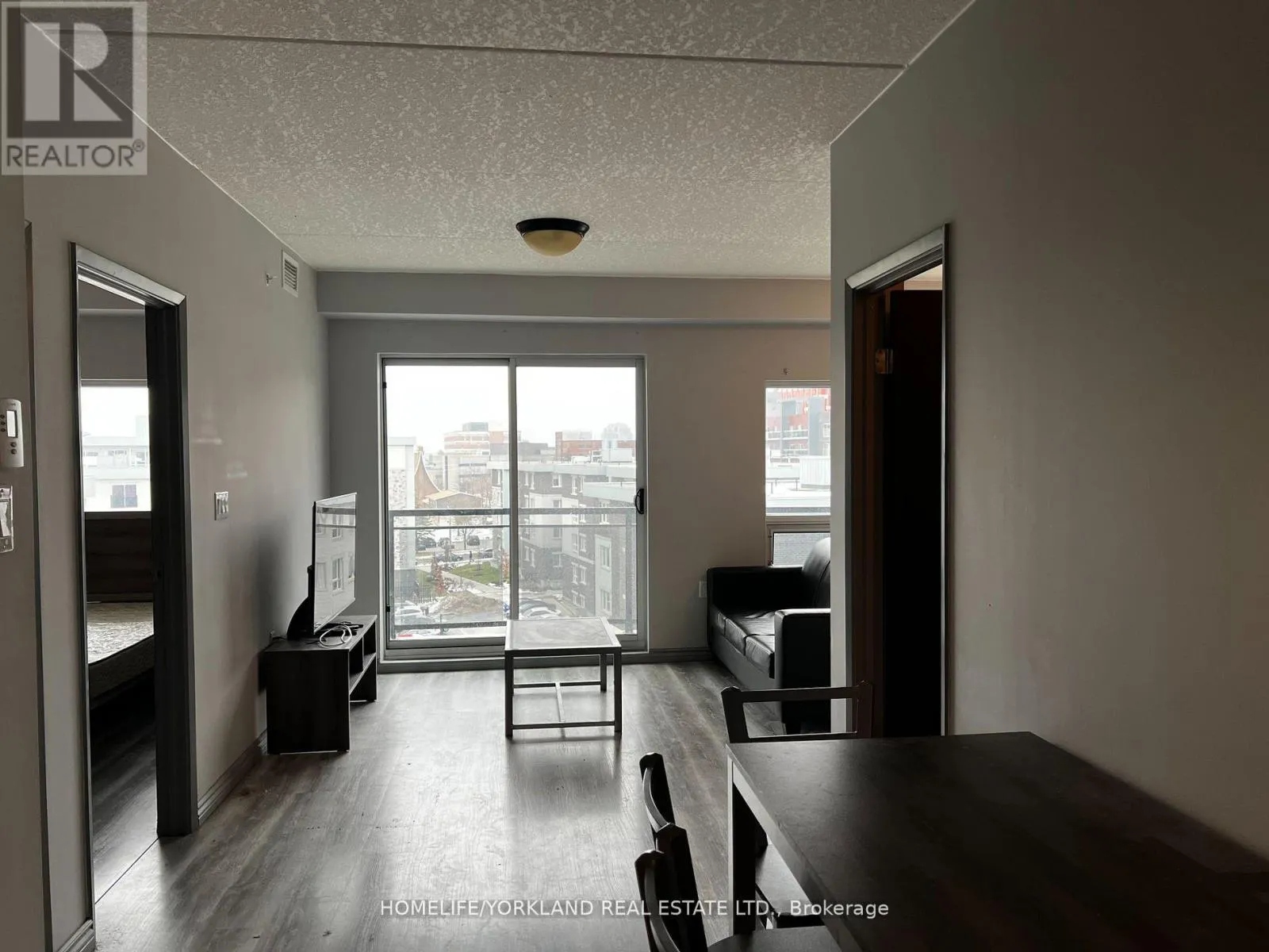 G612 - 275 LARCH STREET