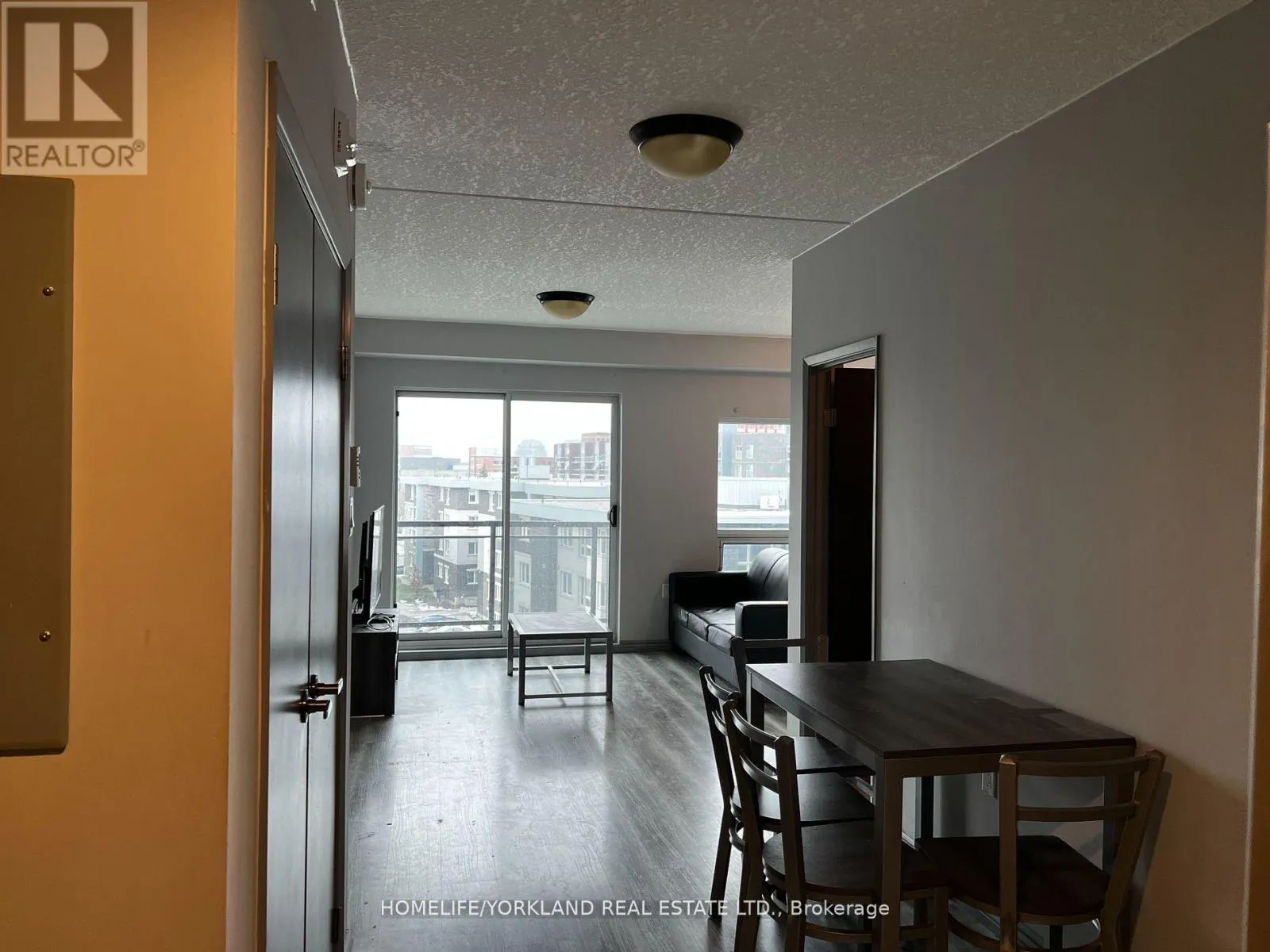 G612 - 275 LARCH STREET