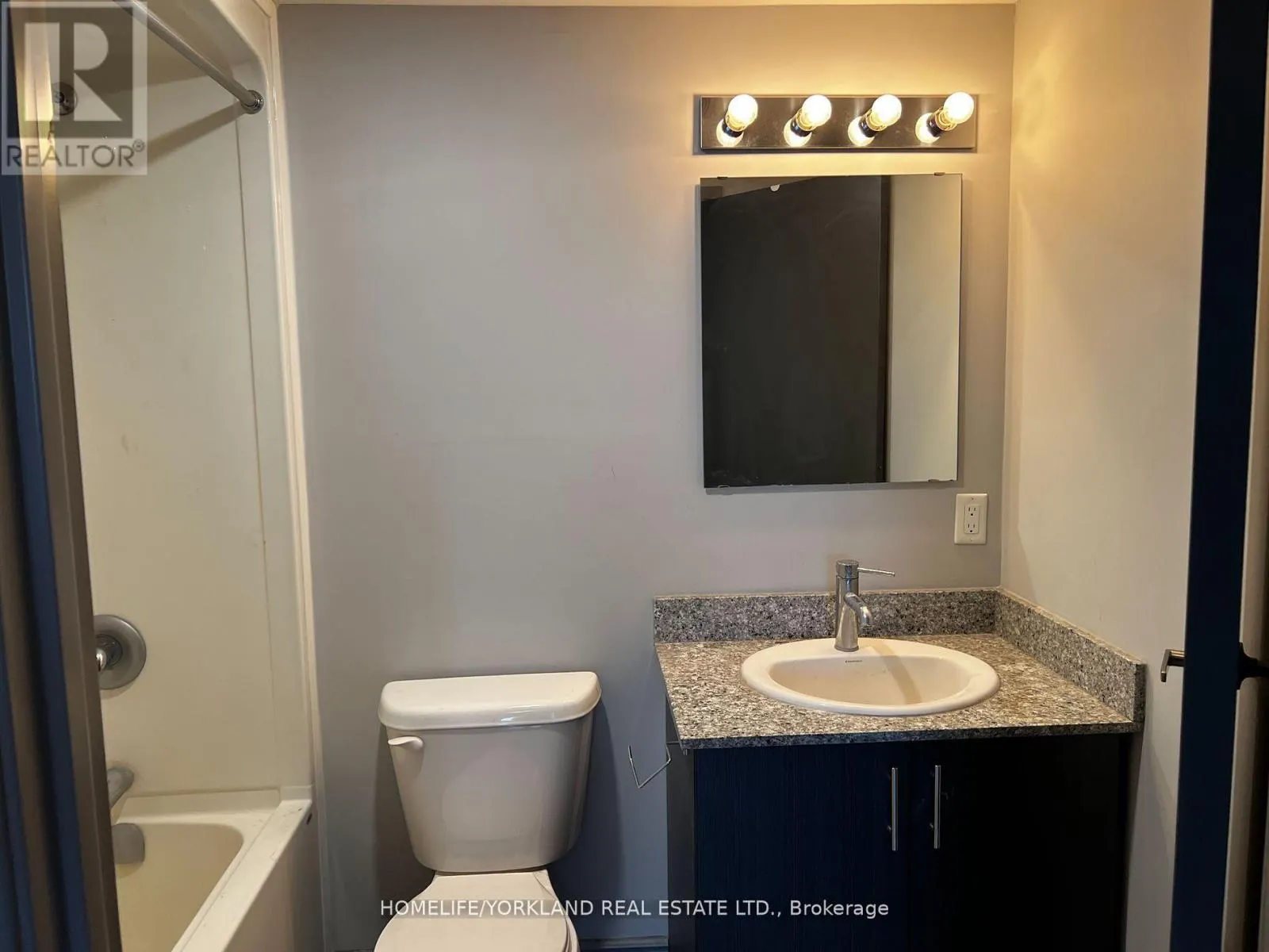 G612 - 275 LARCH STREET