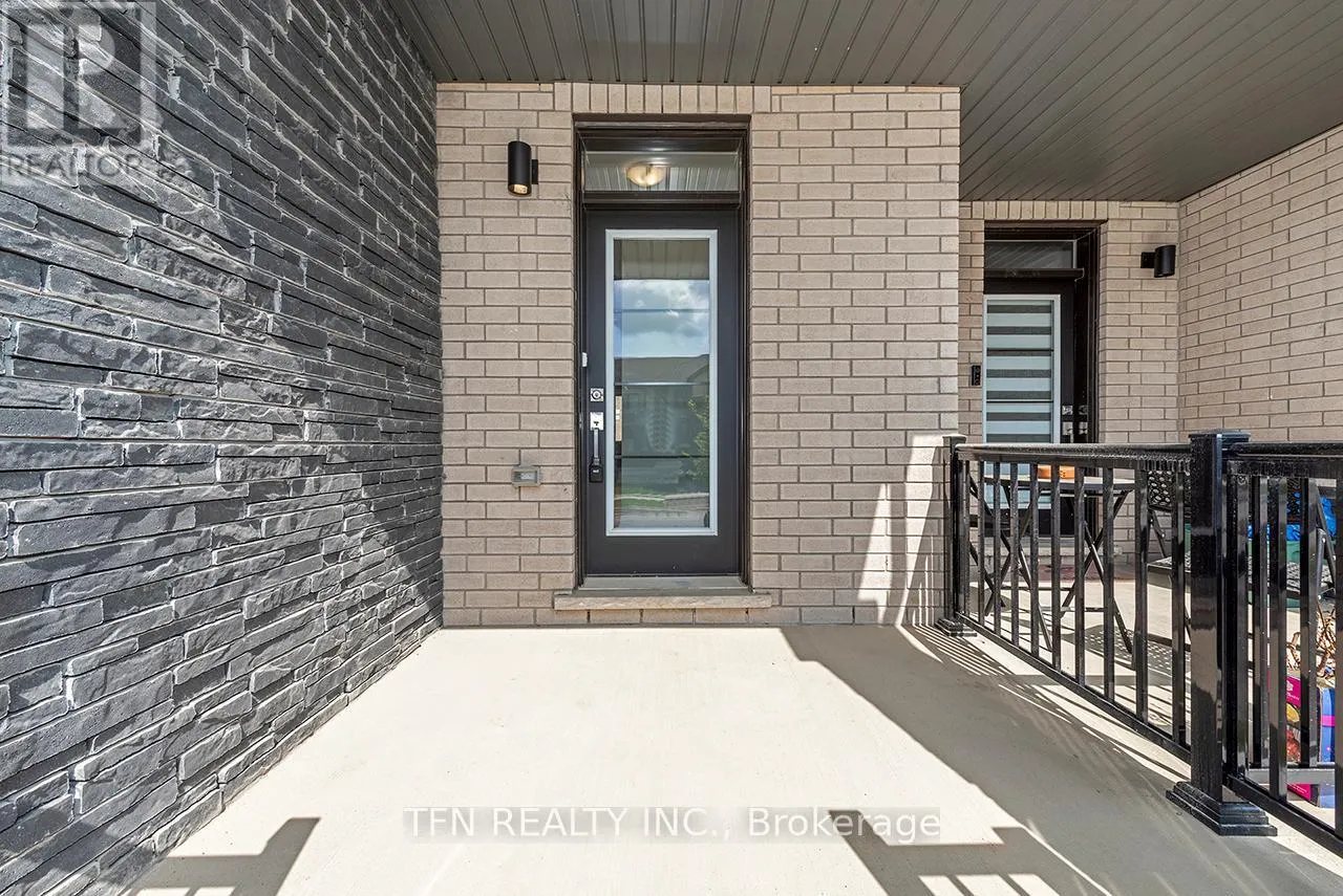 102 GRANVILLE CRESCENT