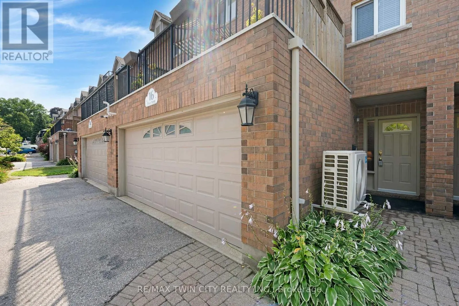 16 BRUCE STREET