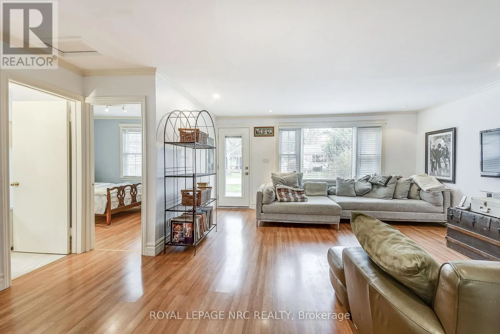 14 SHAKESPEARE AVENUE