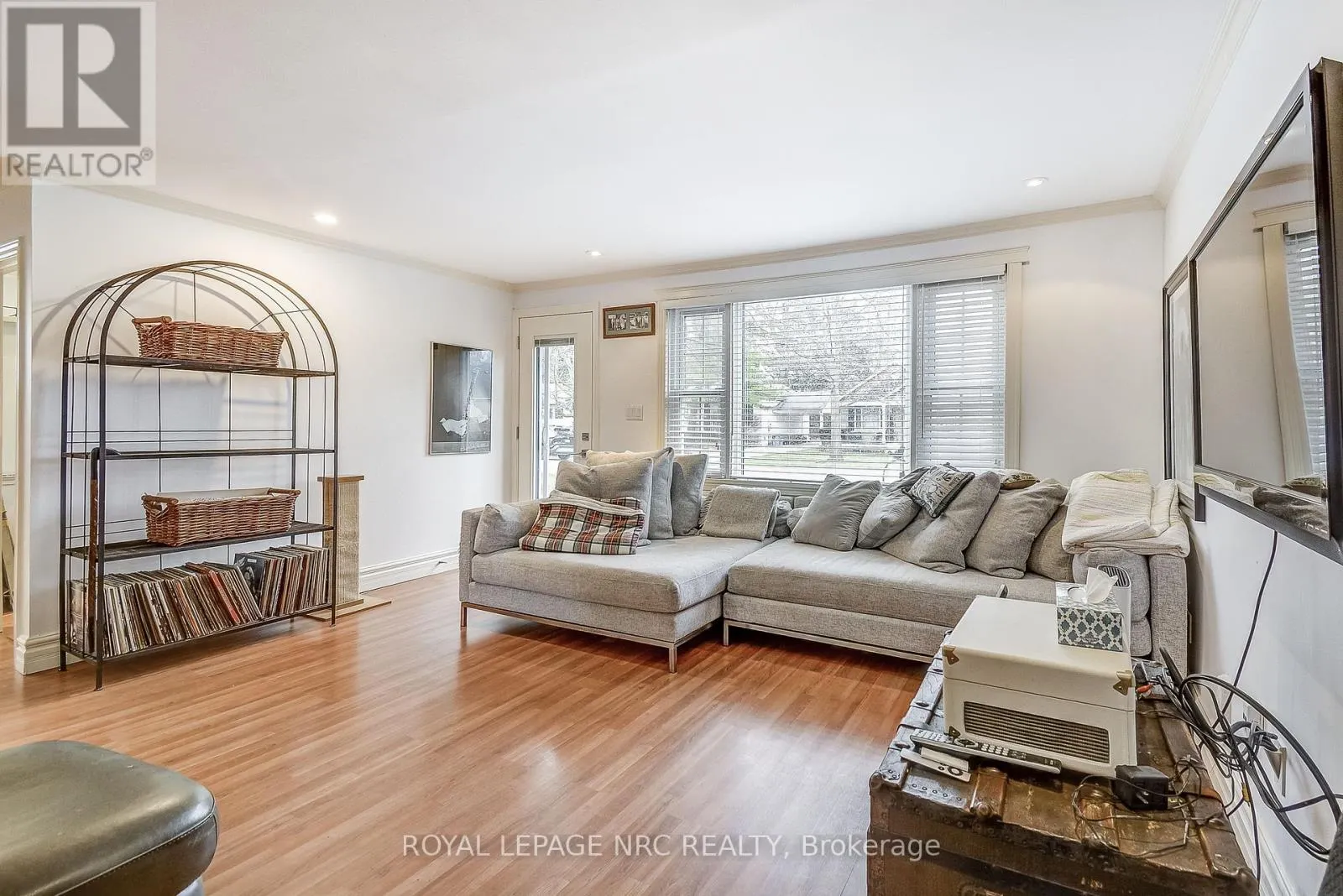 14 SHAKESPEARE AVENUE