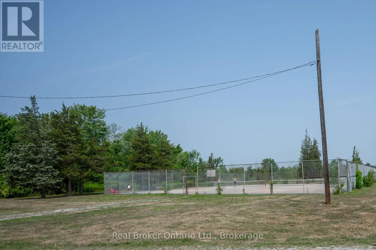 2525 VIMY ROAD