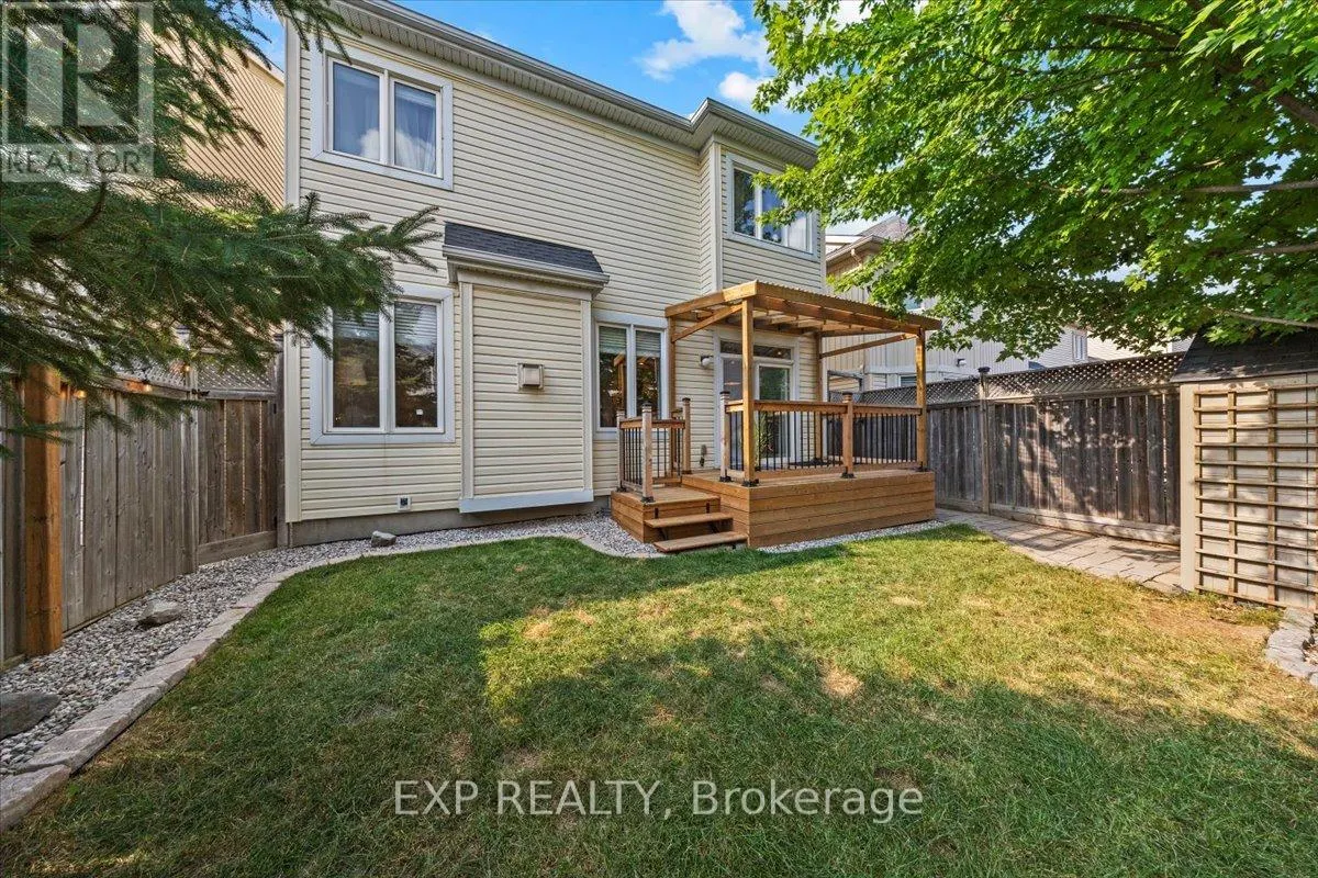585 DUNDONALD DRIVE