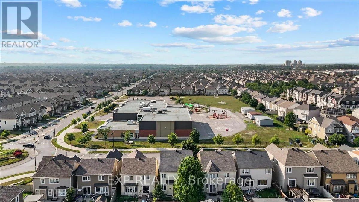 585 DUNDONALD DRIVE