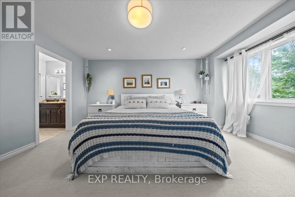 585 DUNDONALD DRIVE