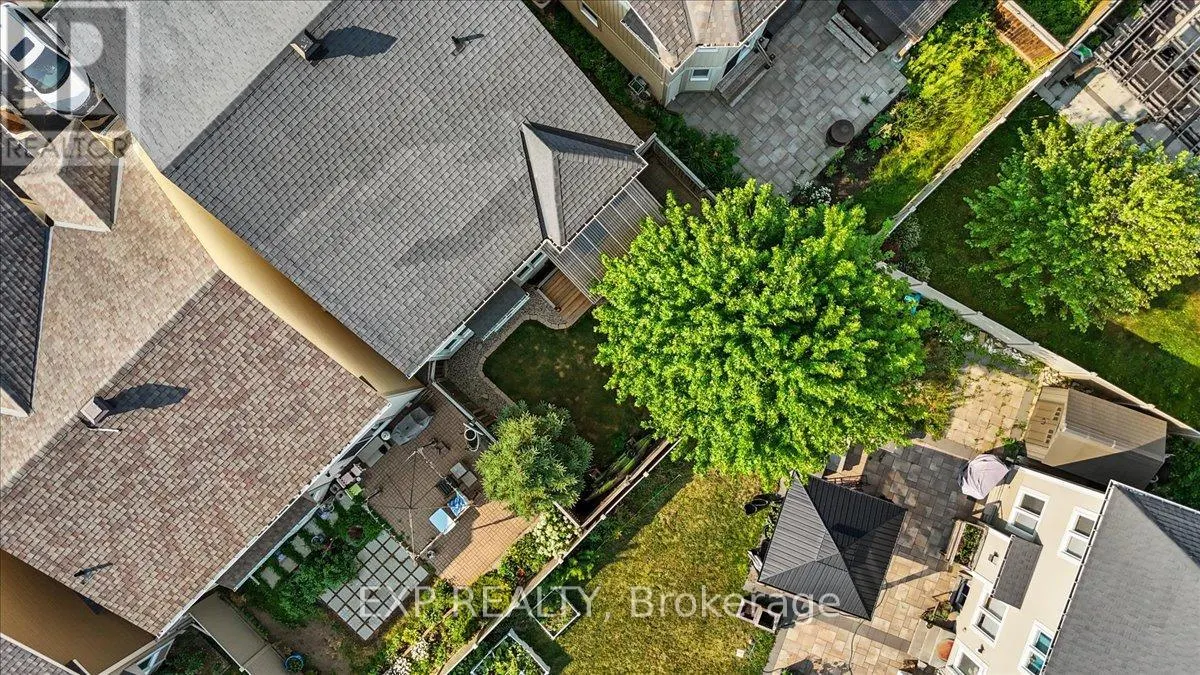 585 DUNDONALD DRIVE