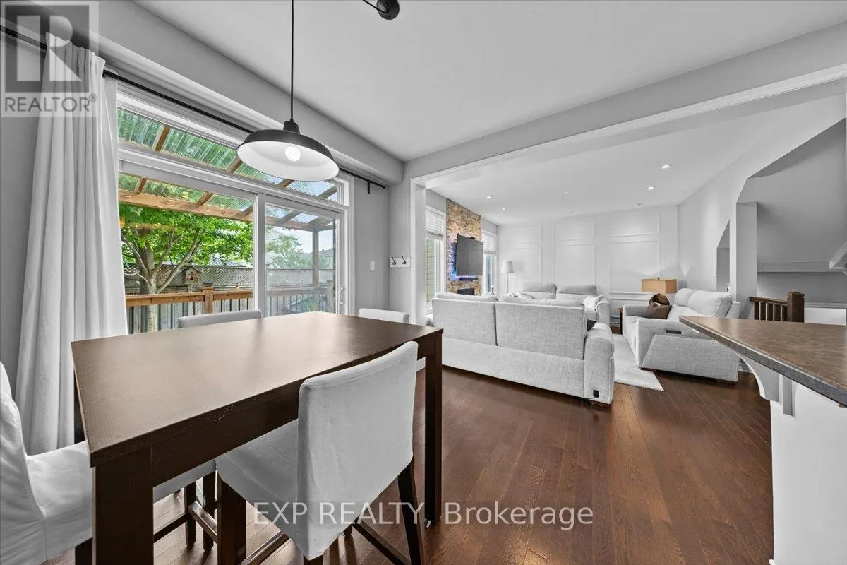 585 DUNDONALD DRIVE