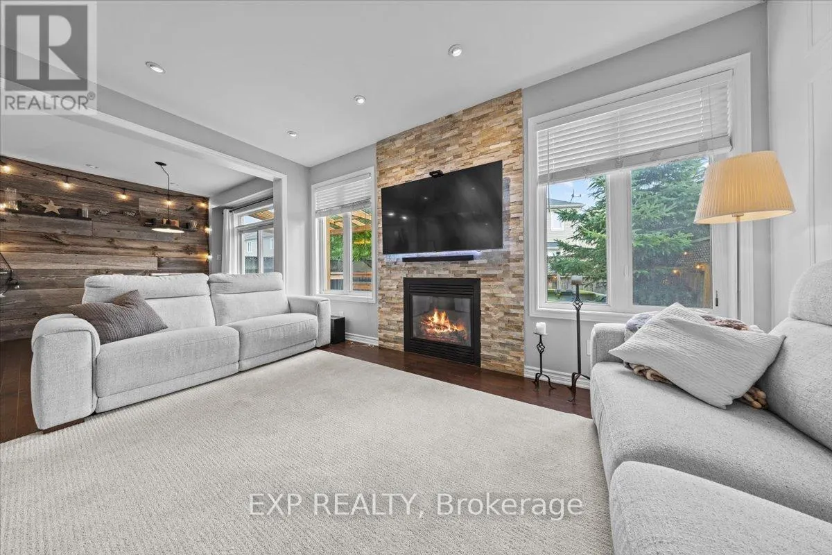 585 DUNDONALD DRIVE