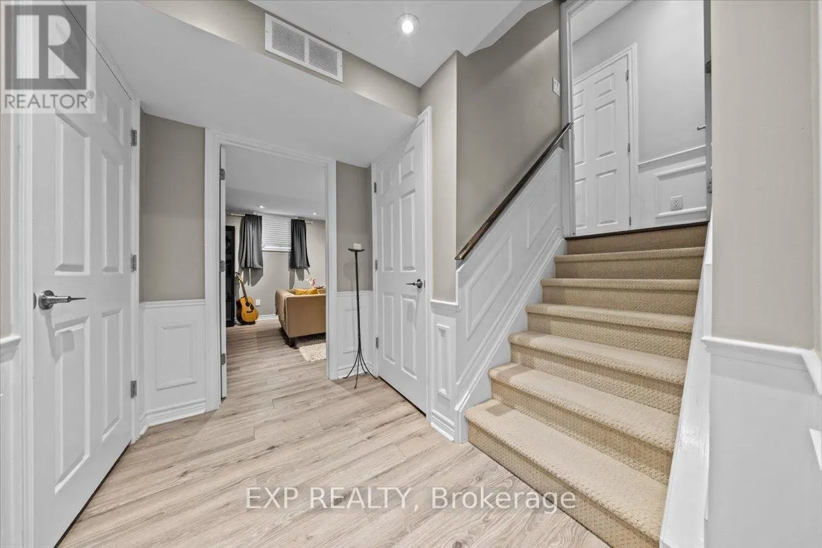 585 DUNDONALD DRIVE