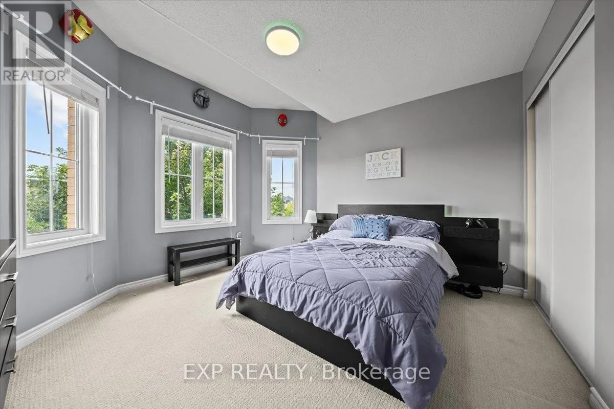 585 DUNDONALD DRIVE