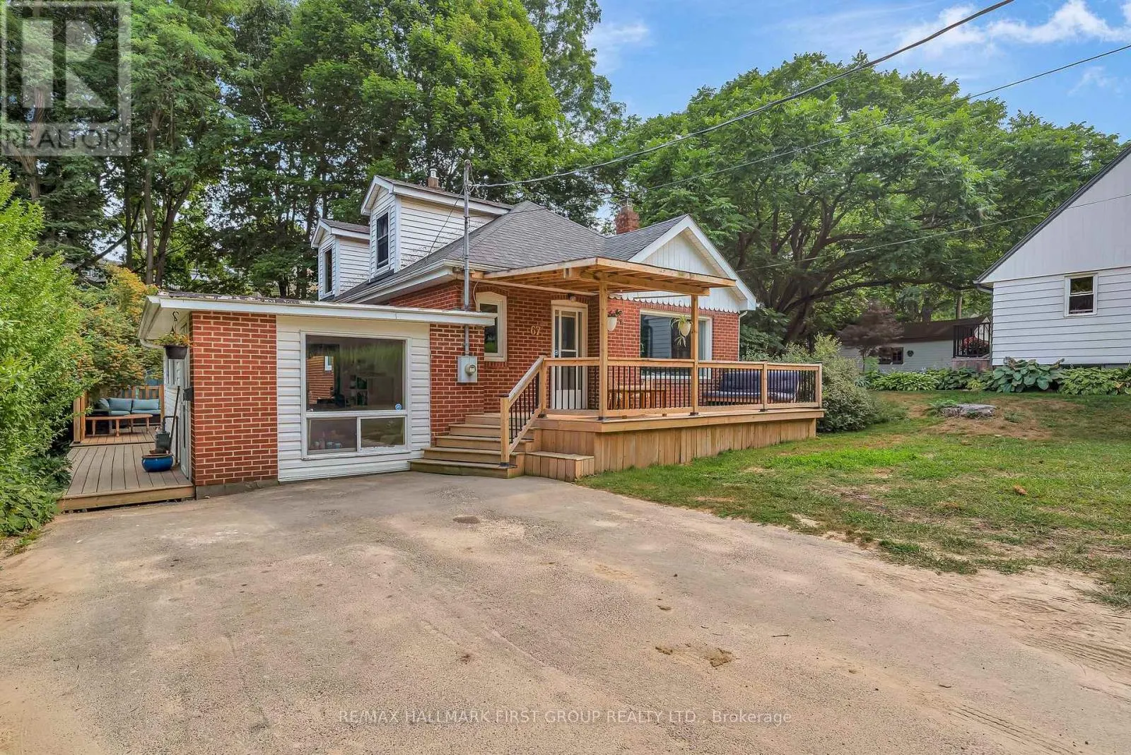67 STRACHAN STREET