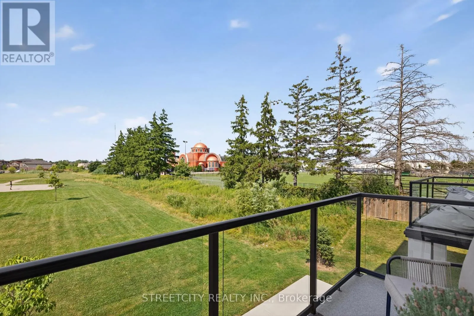 32 - 3380 SINGLETON AVENUE, #32