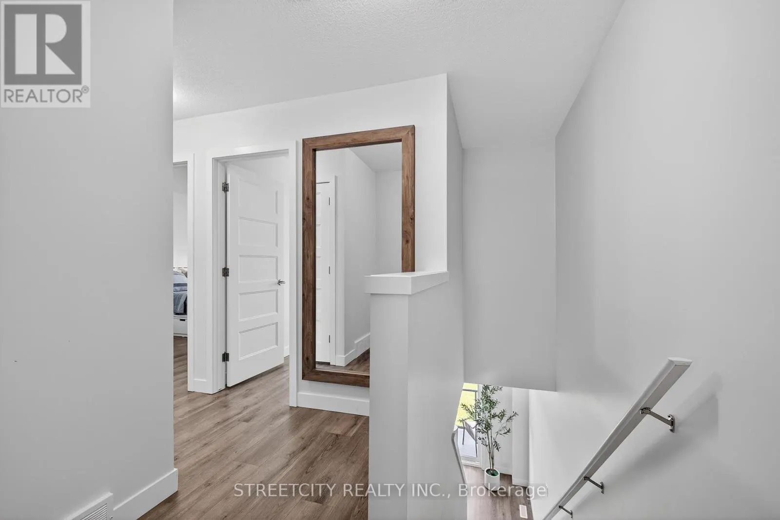 32 - 3380 SINGLETON AVENUE, #32