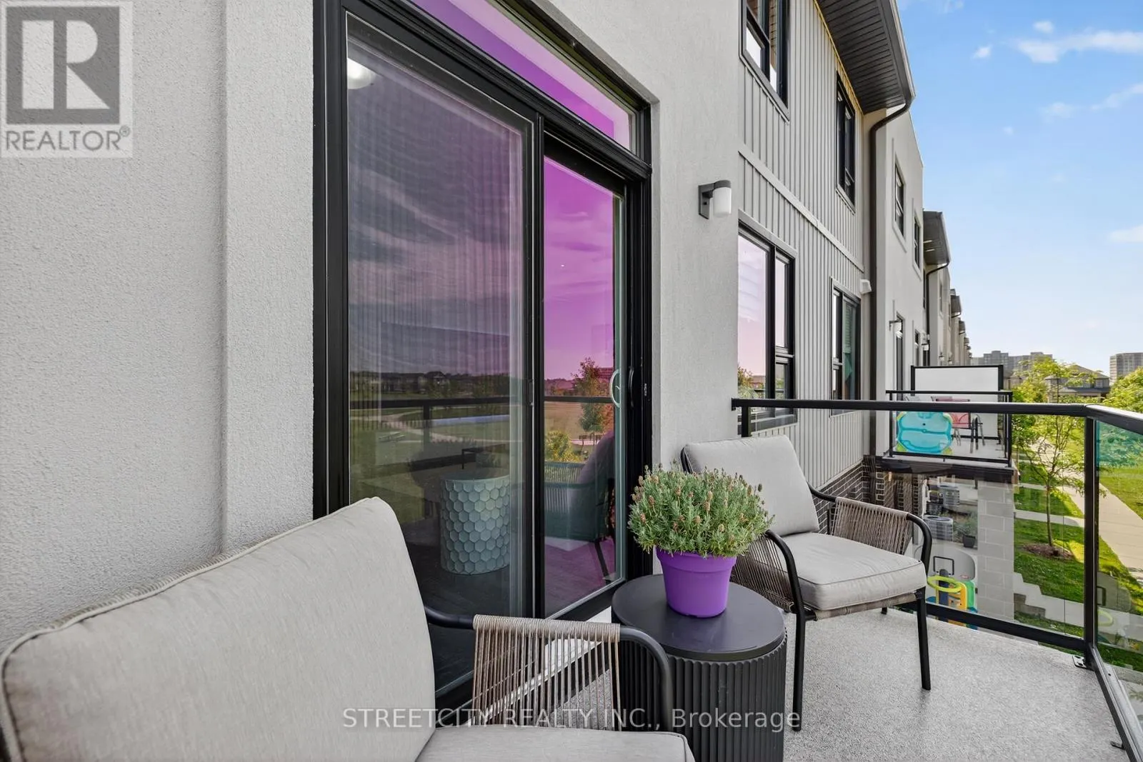 32 - 3380 SINGLETON AVENUE, #32