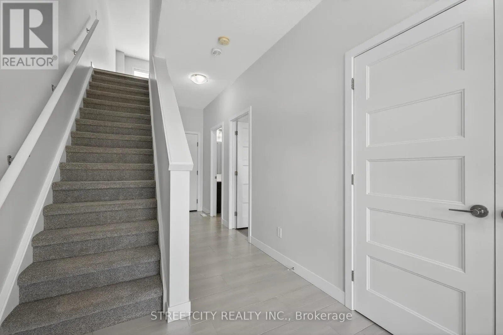 32 - 3380 SINGLETON AVENUE, #32