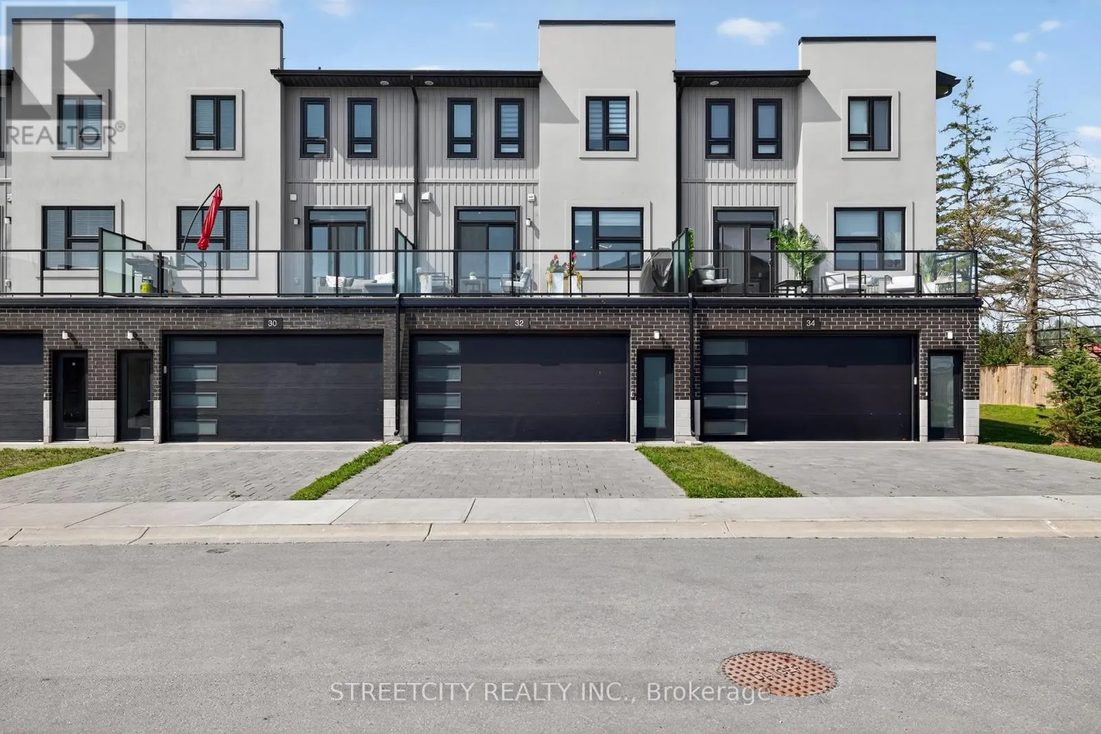 32 - 3380 SINGLETON AVENUE, #32