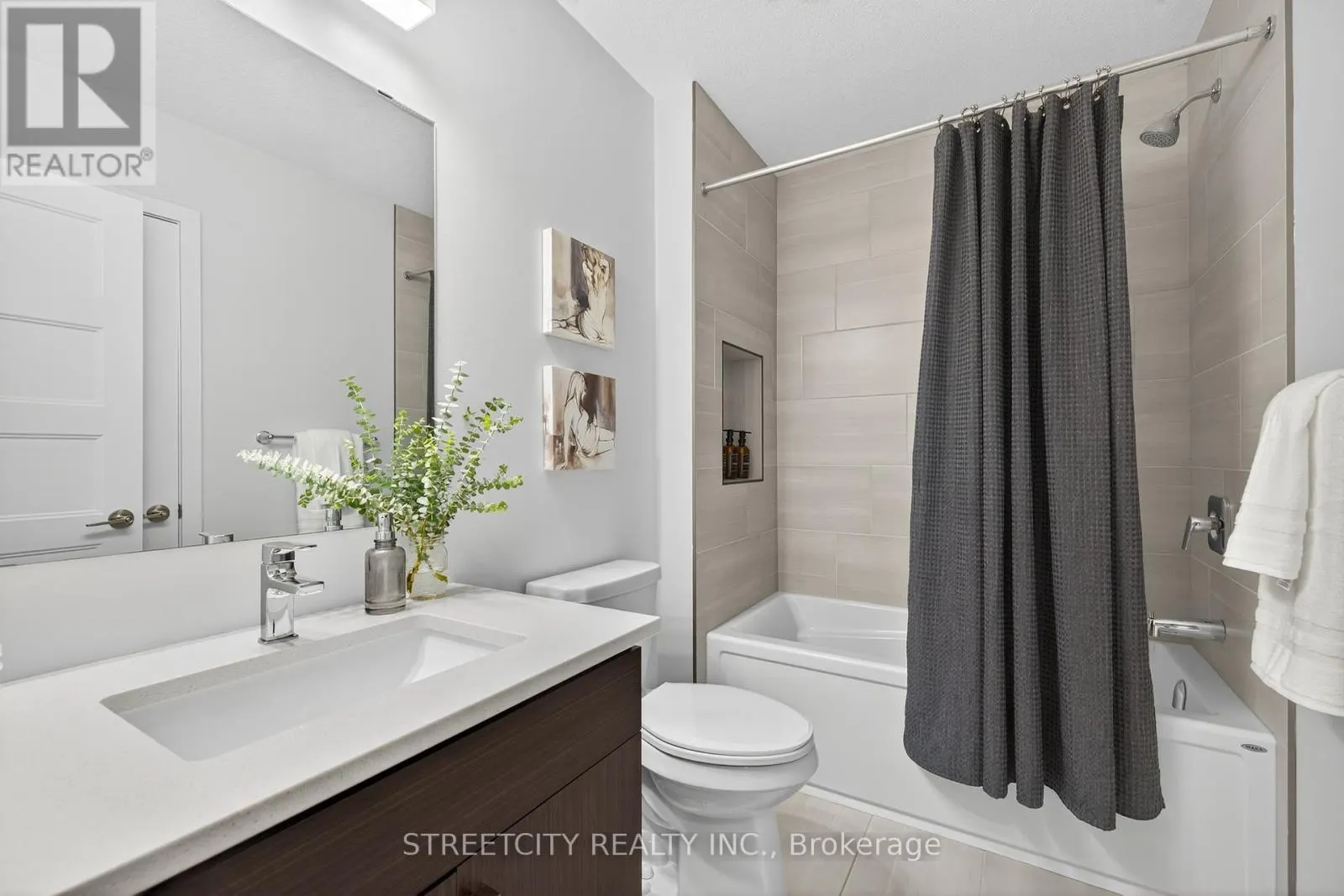 32 - 3380 SINGLETON AVENUE, #32