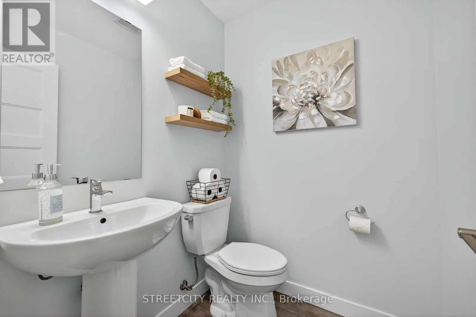 32 - 3380 SINGLETON AVENUE, #32