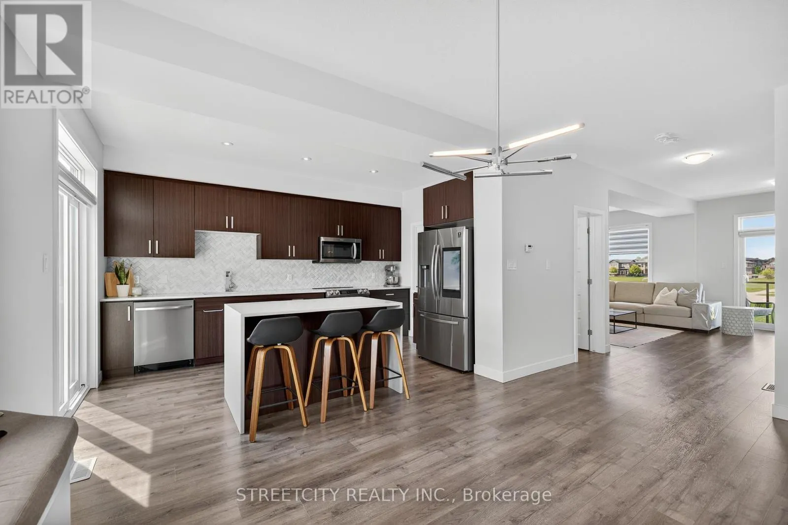 32 - 3380 SINGLETON AVENUE, #32