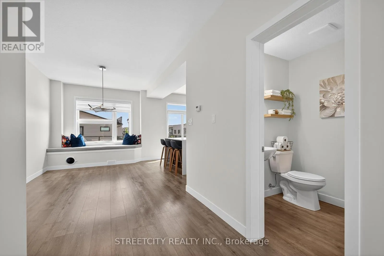 32 - 3380 SINGLETON AVENUE, #32