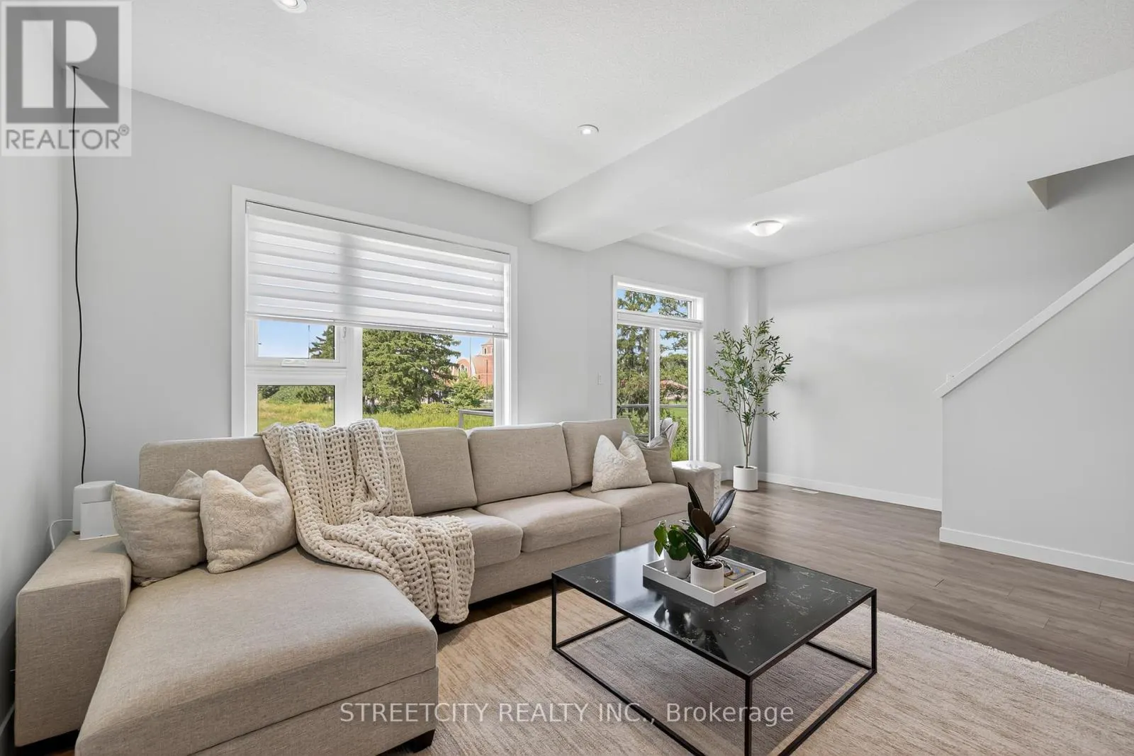 32 - 3380 SINGLETON AVENUE, #32