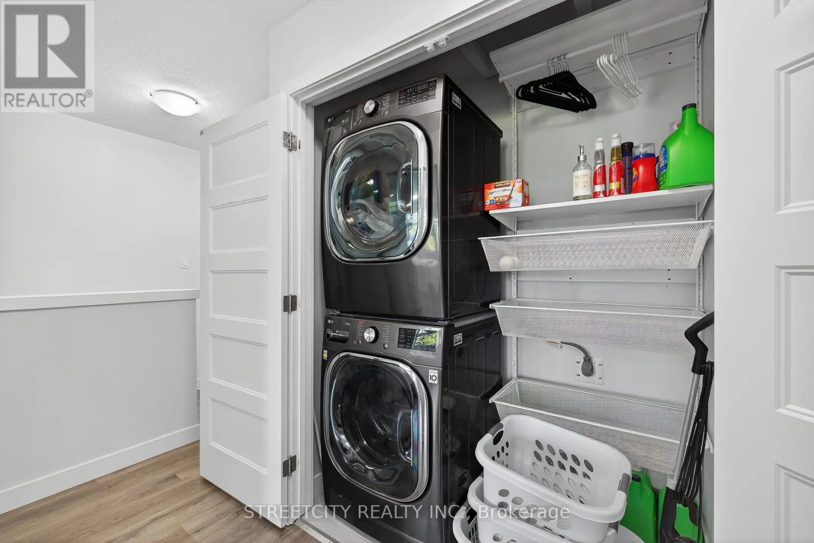 32 - 3380 SINGLETON AVENUE, #32