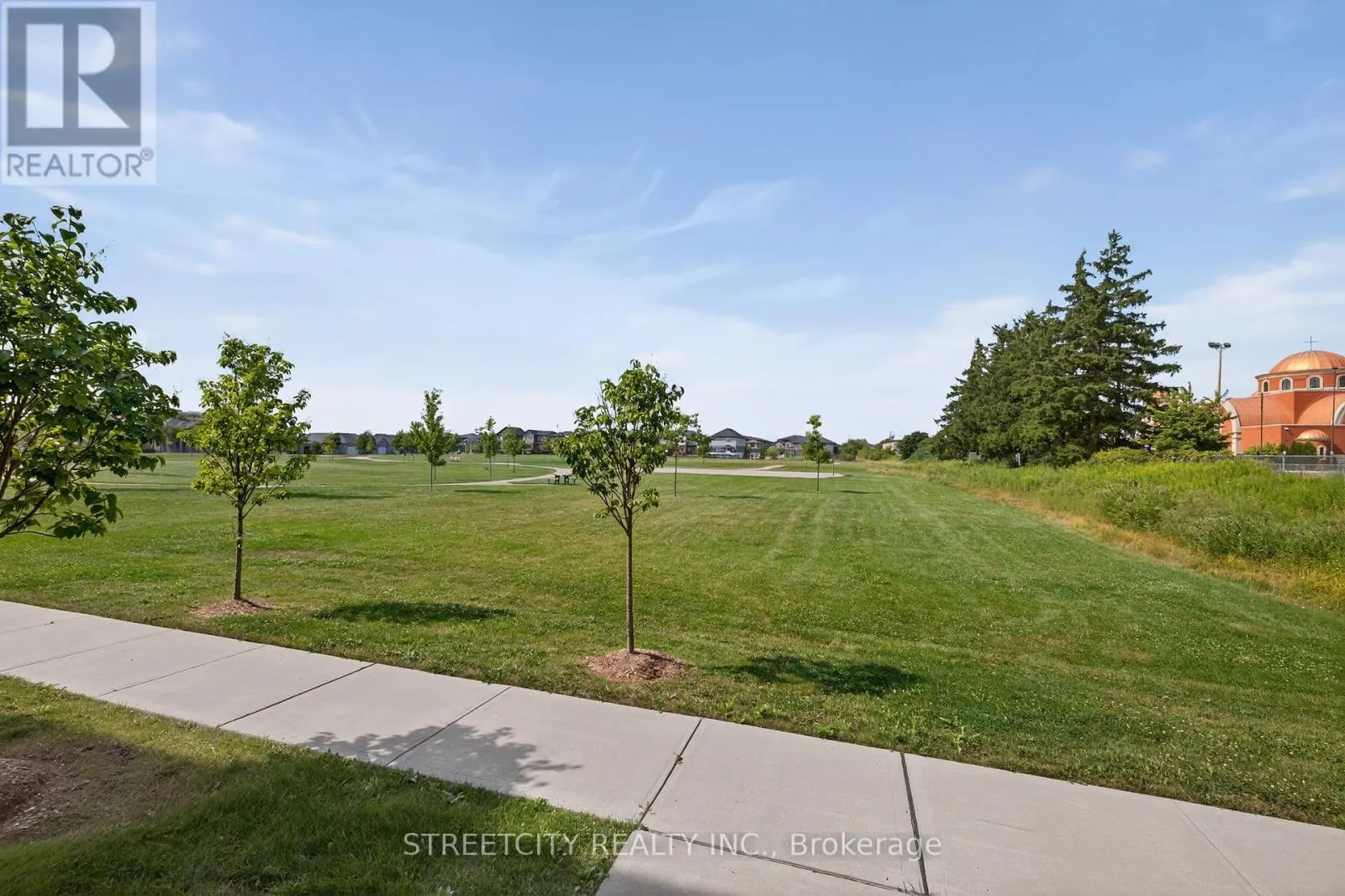 32 - 3380 SINGLETON AVENUE, #32