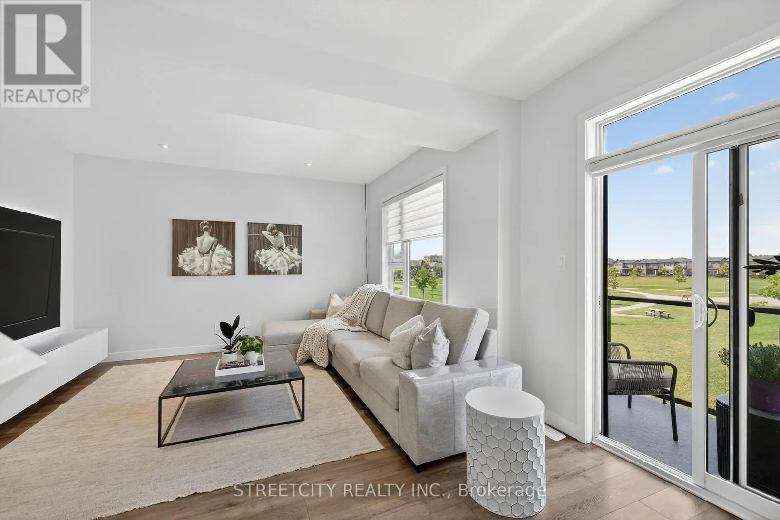 32 - 3380 SINGLETON AVENUE, #32