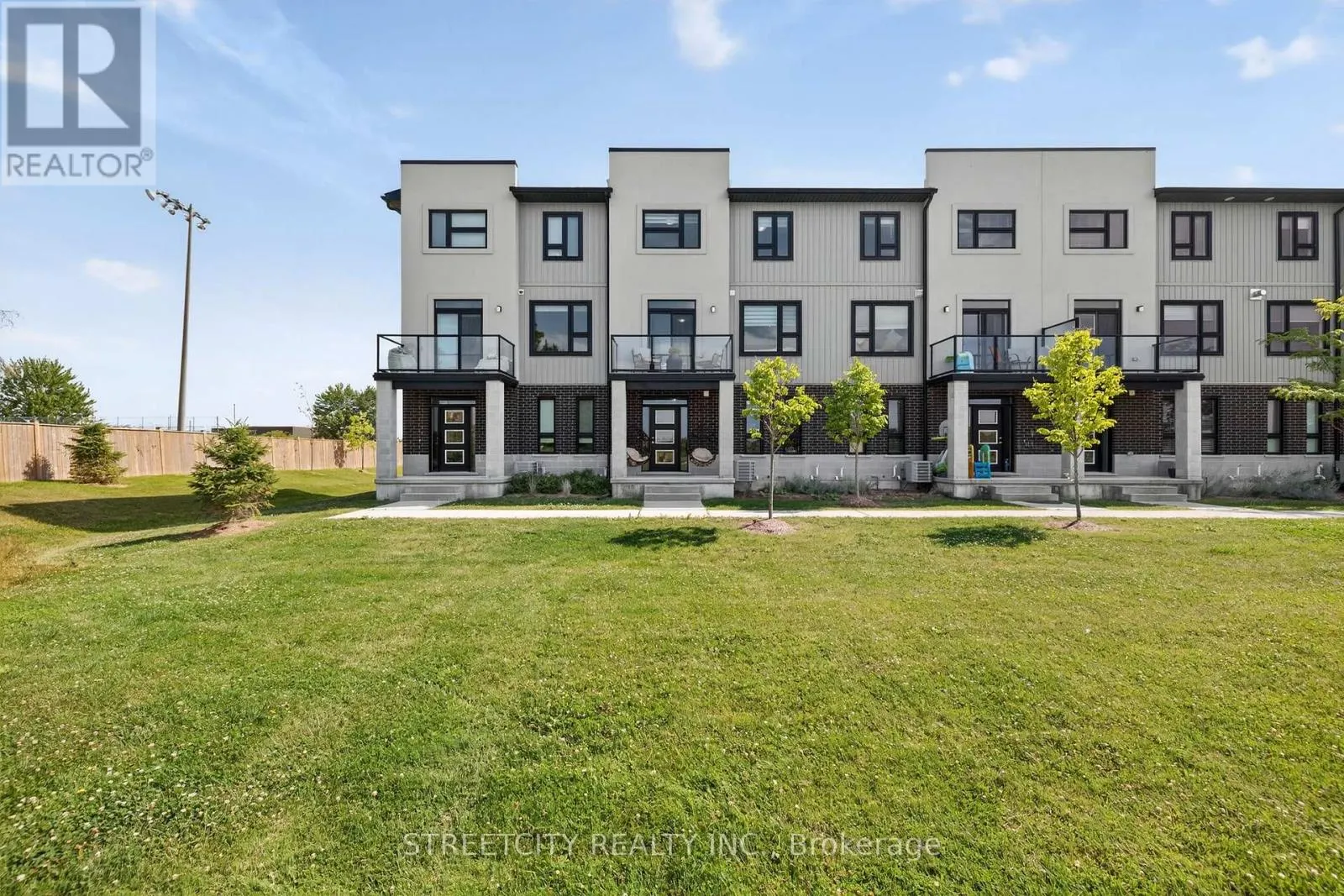 32 - 3380 SINGLETON AVENUE, #32