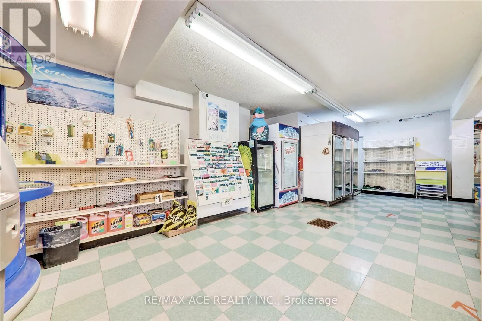 132 VICTORIA STREET N