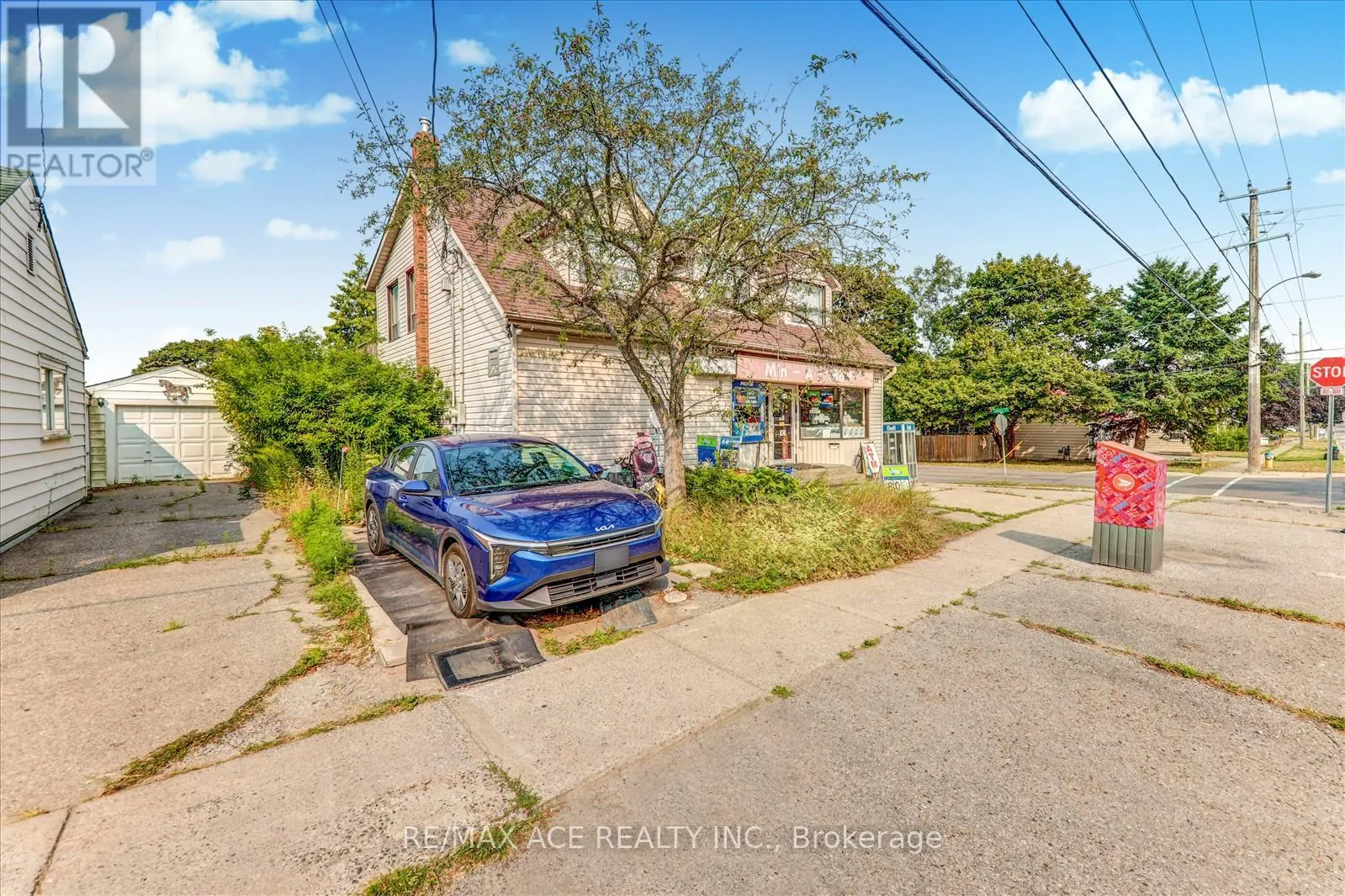 132 VICTORIA STREET N