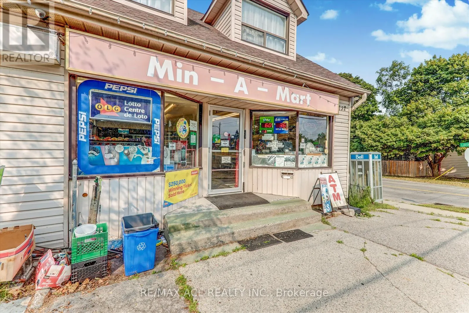 132 VICTORIA STREET N