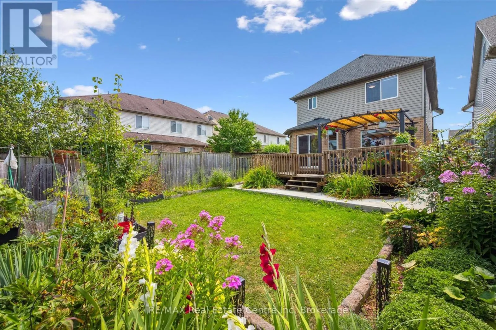 24 WILKIE CRESCENT