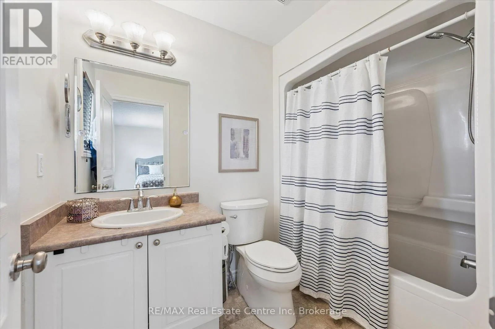 24 WILKIE CRESCENT