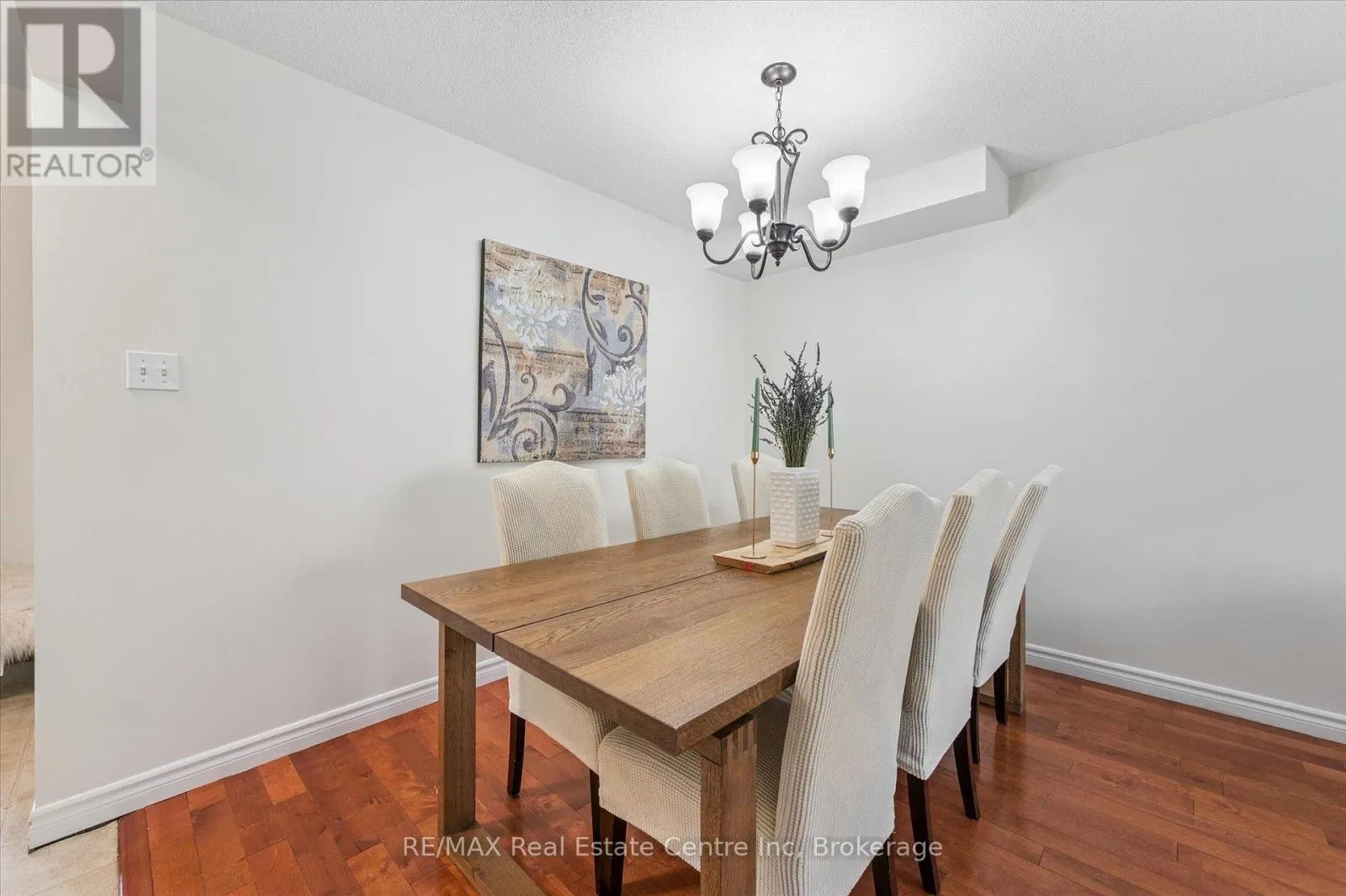 24 WILKIE CRESCENT