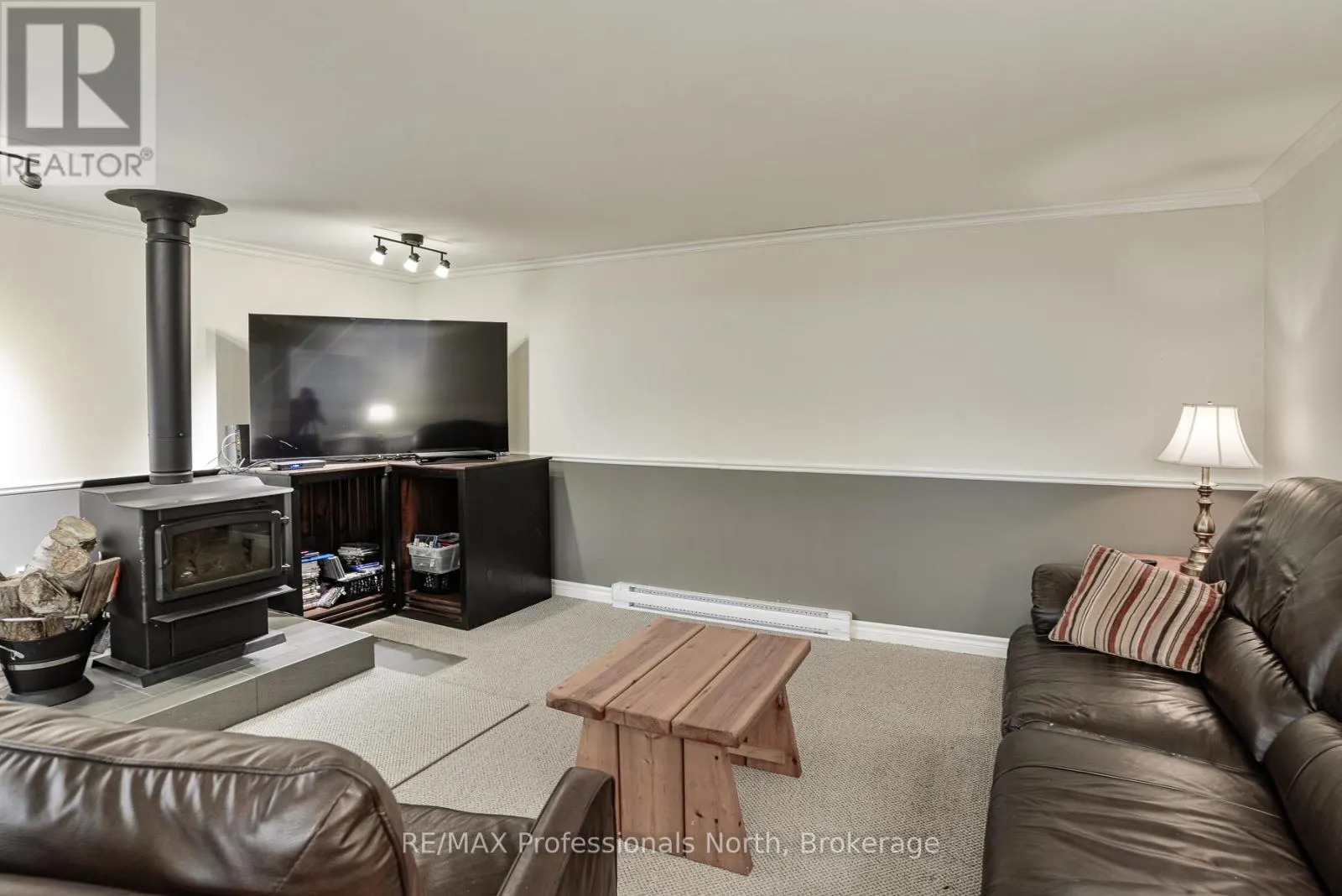 33 WOODCHESTER AVENUE