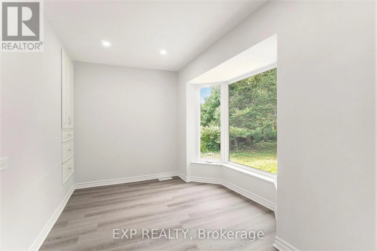3854 PRINCE OF WALES DRIVE