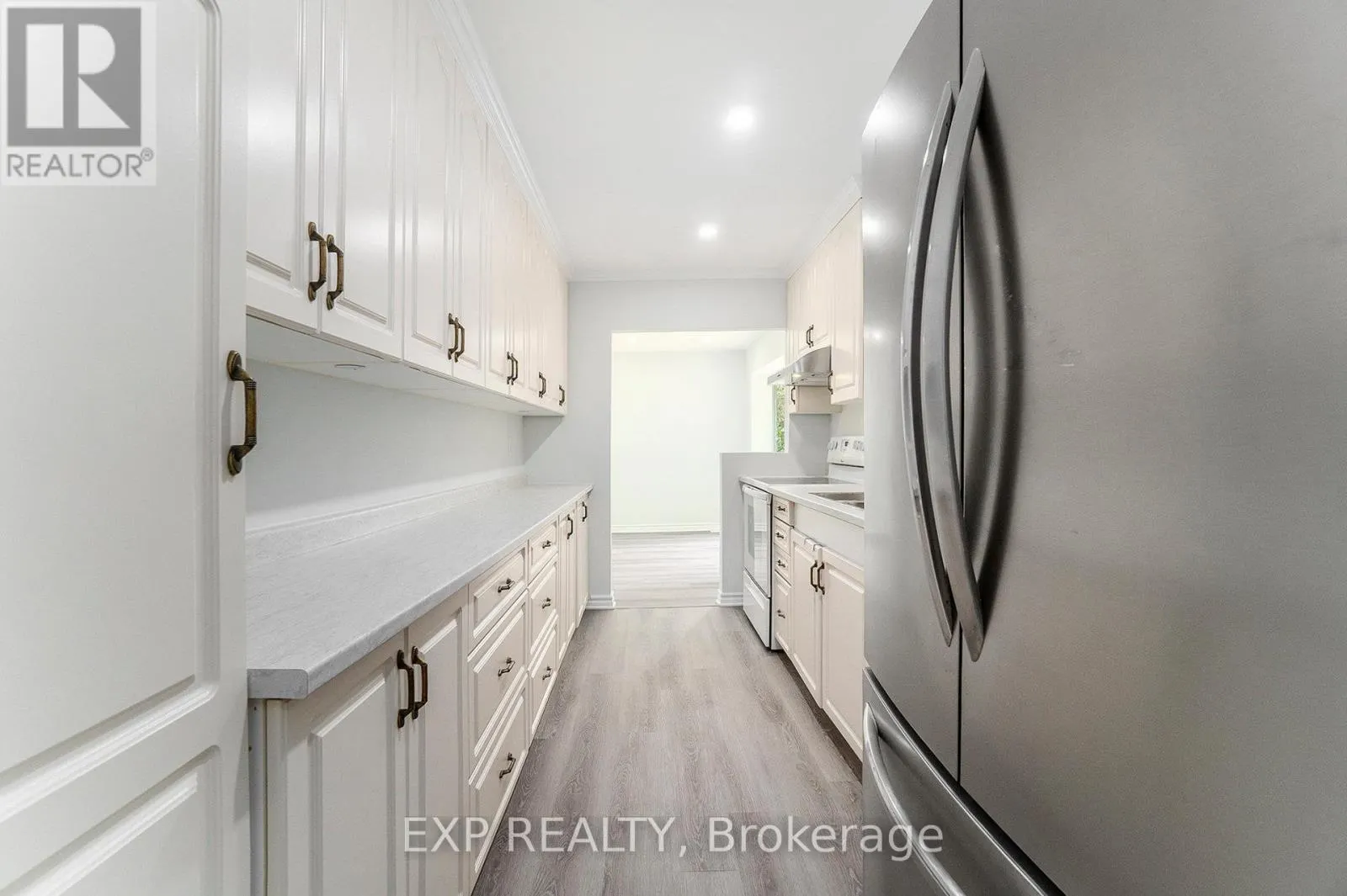 3854 PRINCE OF WALES DRIVE