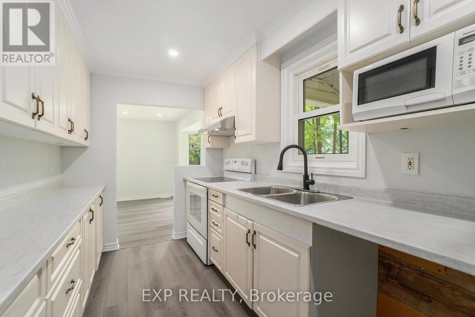 3854 PRINCE OF WALES DRIVE