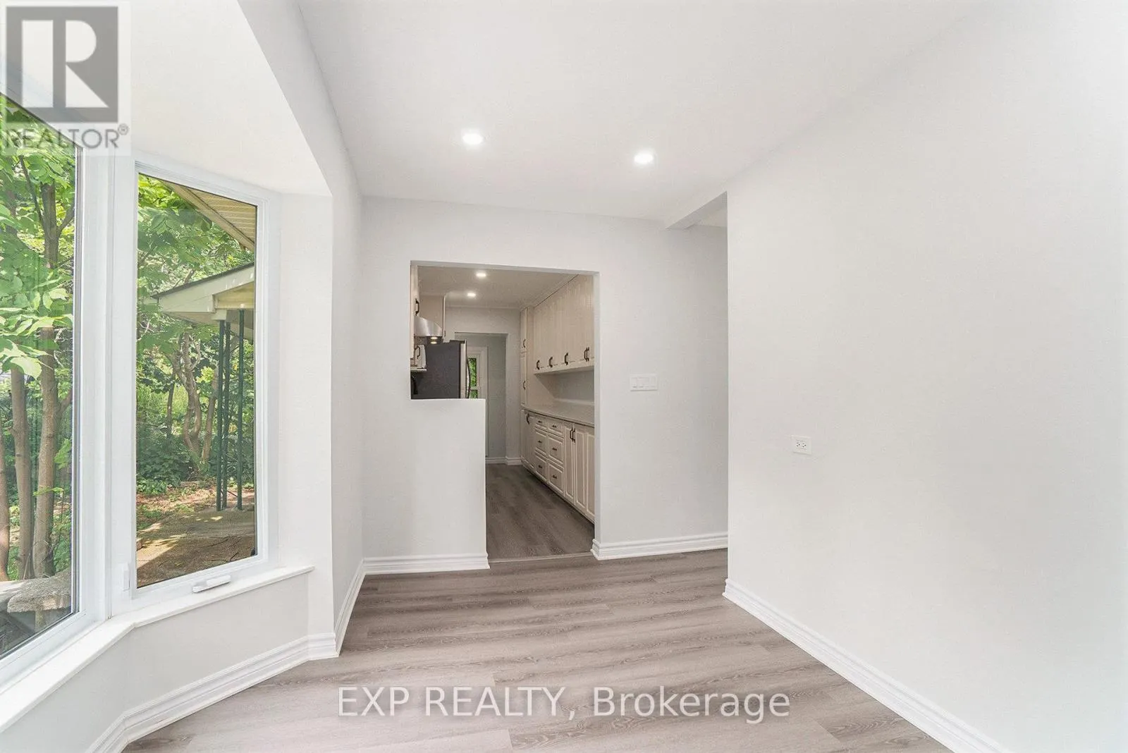 3854 PRINCE OF WALES DRIVE
