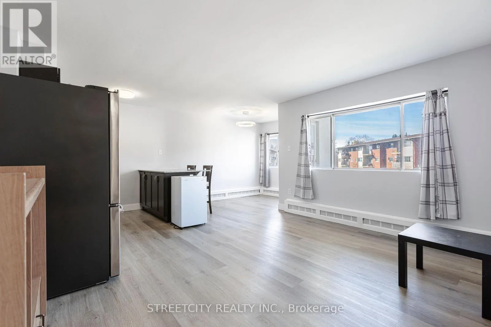 210 - 1172 HAMILTON ROAD E, #210