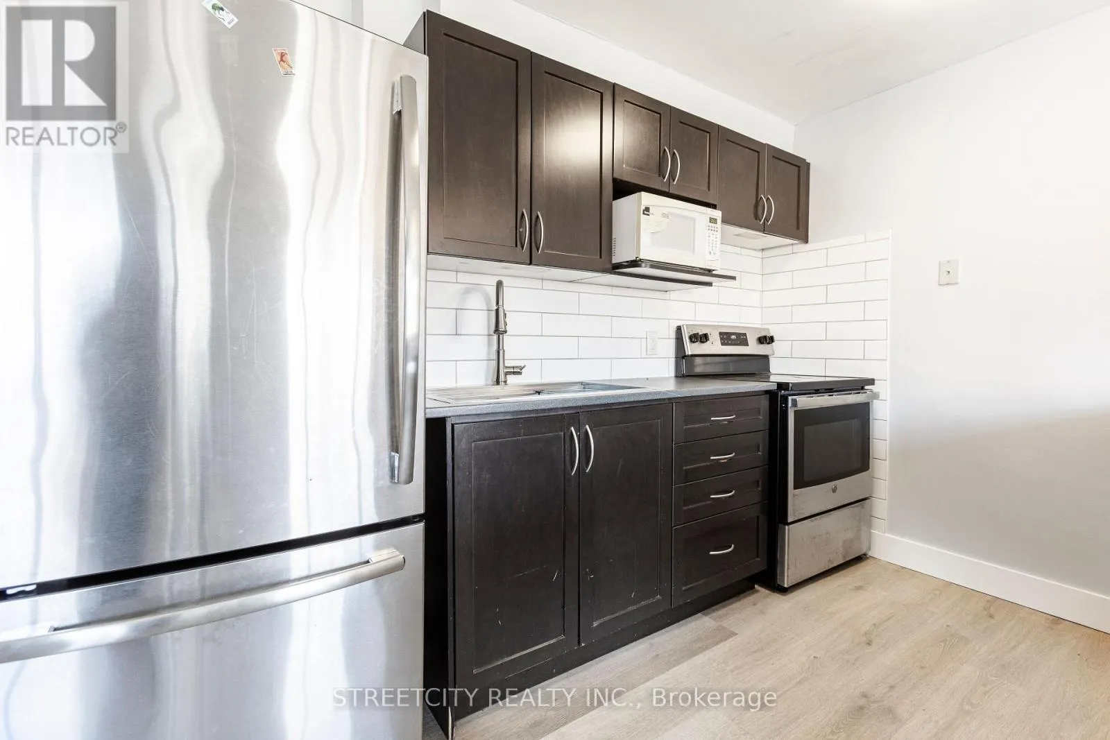 210 - 1172 HAMILTON ROAD E, #210