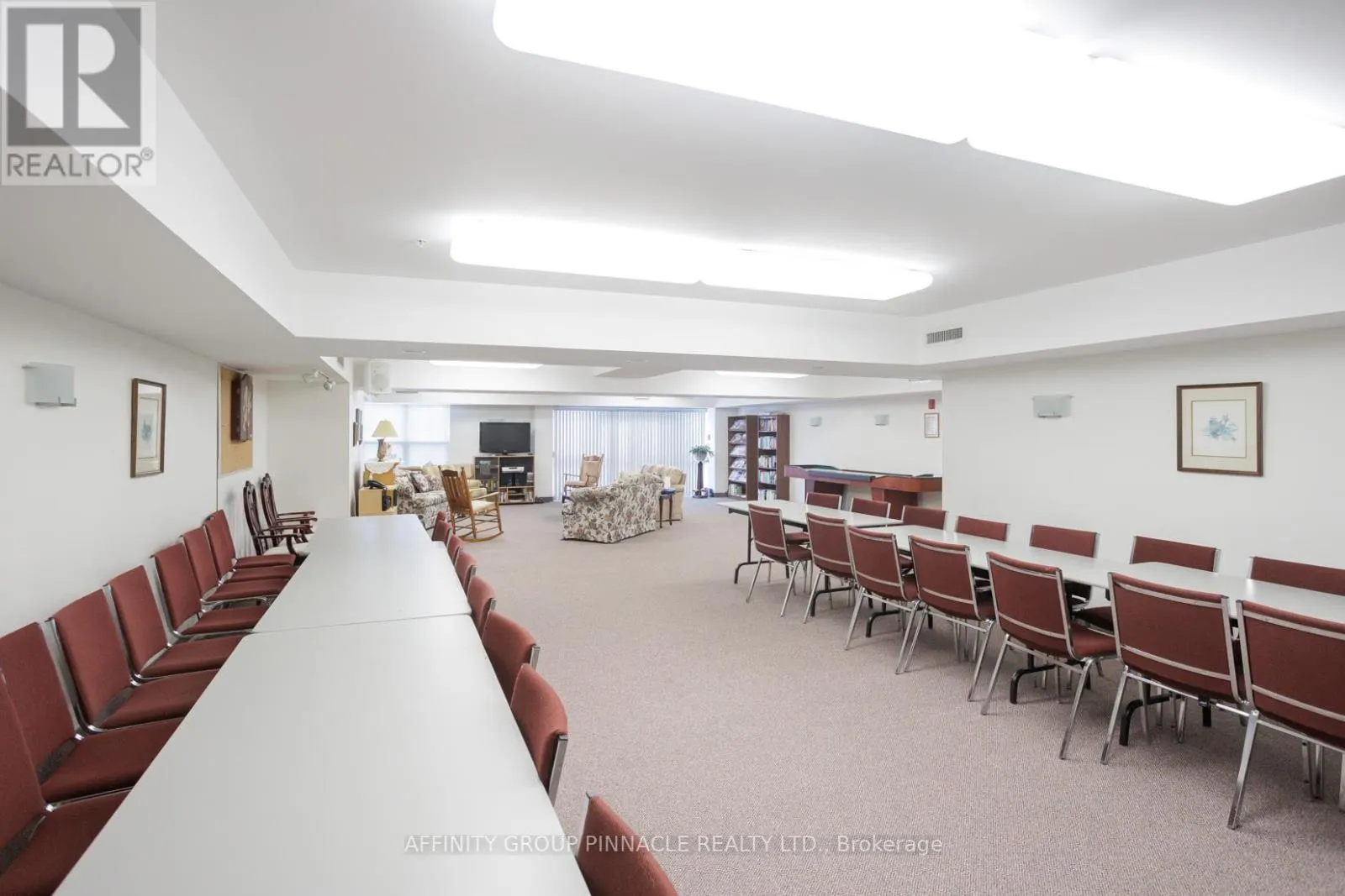 312 - 8 HURON STREET, #312