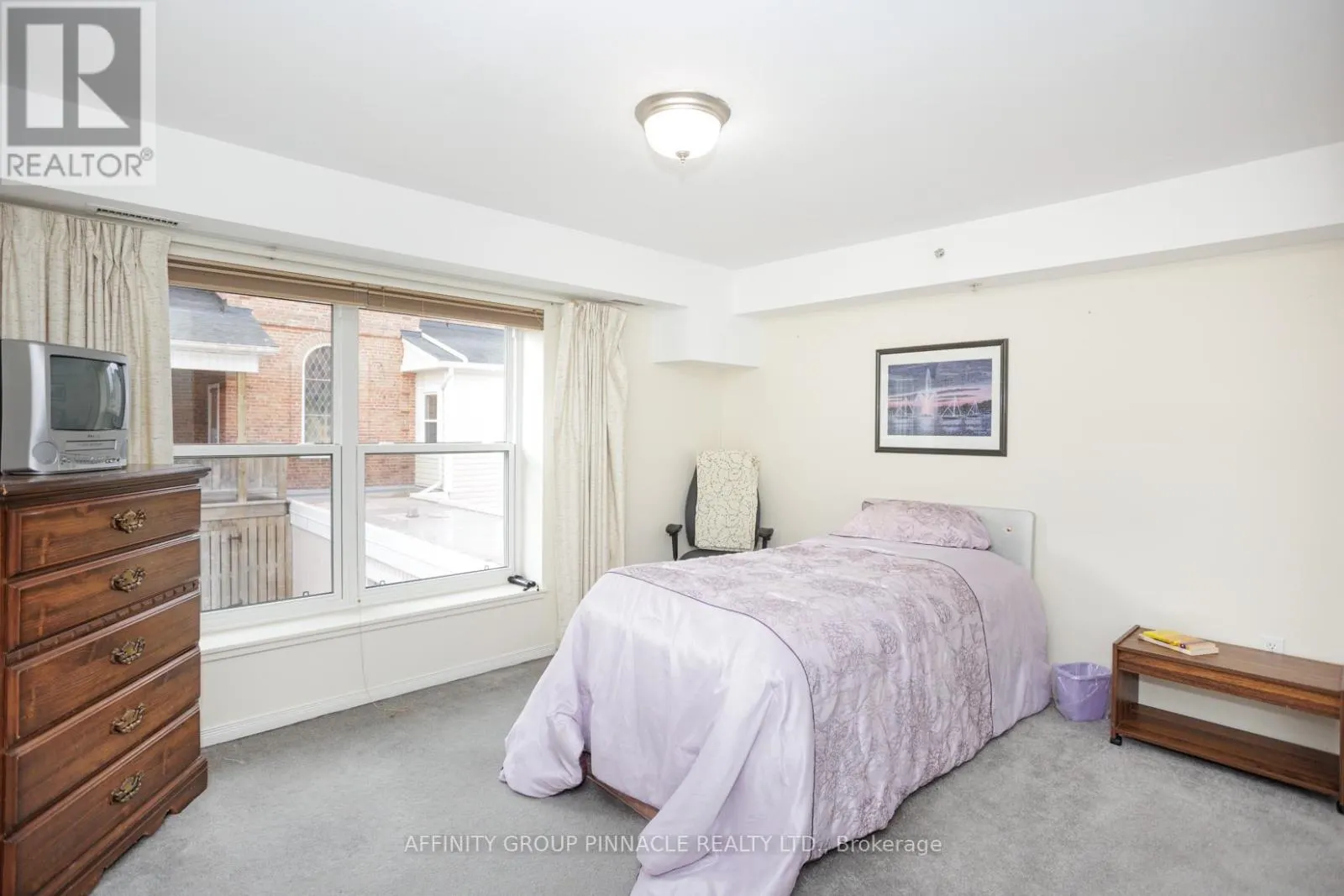 312 - 8 HURON STREET, #312