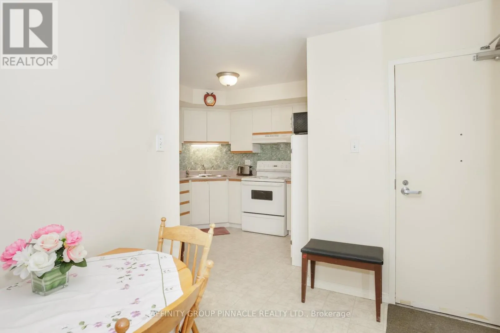 312 - 8 HURON STREET, #312