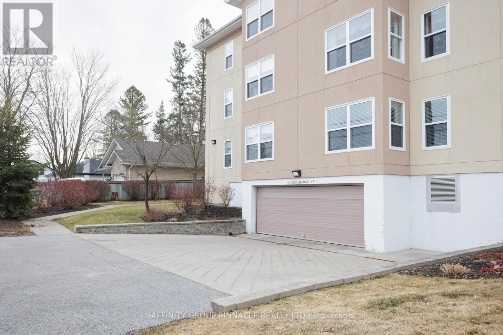 312 - 8 HURON STREET, #312